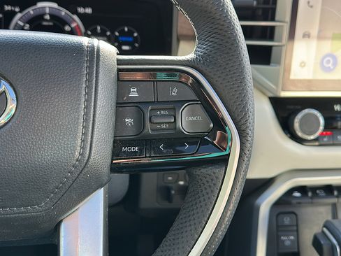 Used 2025 Toyota Sequoia Capstone image 18