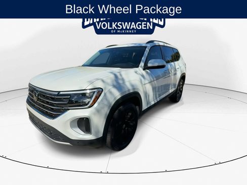Used 2026 Volkswagen Atlas SE FWD image 3