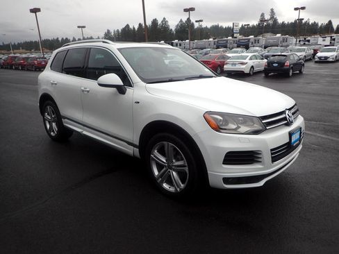 Used 2014 Volkswagen Touareg VR6 image 7