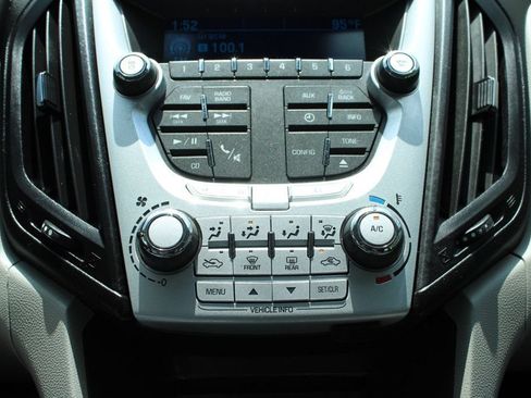 Used 2013 Chevrolet Equinox LS FWD image 19