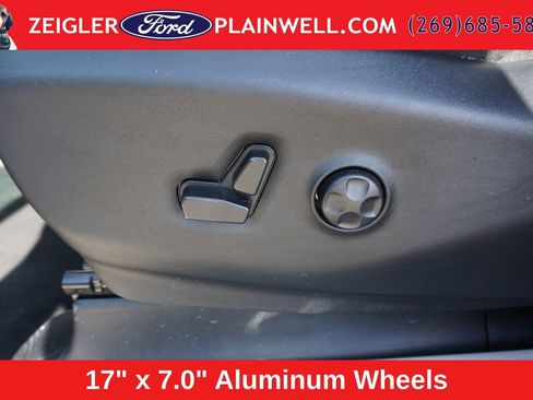 Used 2024 Chrysler Pacifica Touring-L FWD image 20