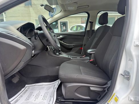 Used 2018 Ford Focus SE FWD image 19