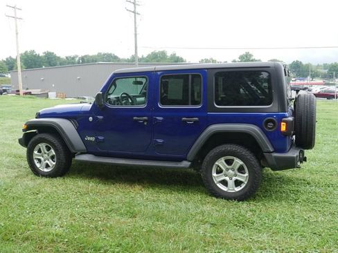 Used 2018 Jeep Wrangler Unlimited Sport S AWD/4WD image 9