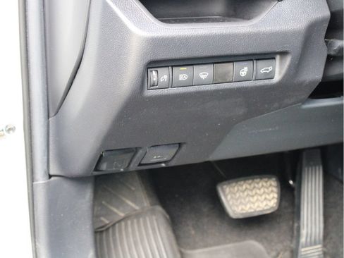 Used 2021 Toyota RAV4 XLE Premium AWD/4WD image 15