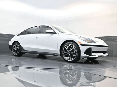 Certified 2024 Hyundai Ioniq 6 SEL image 15