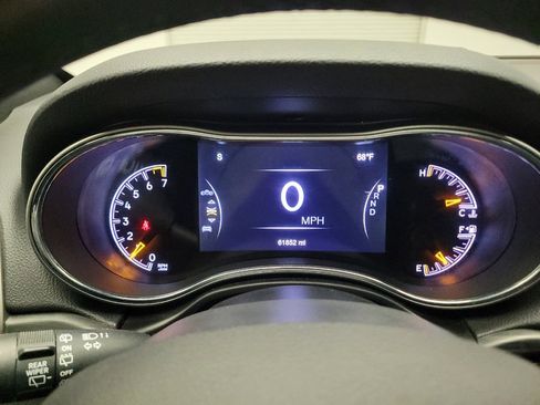 Used 2019 Jeep Grand Cherokee Altitude image 23