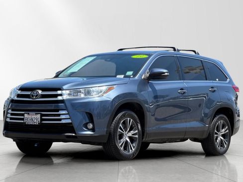 Used 2019 Toyota Highlander Plus FWD image 8