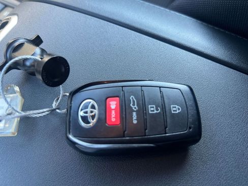 Used 2025 Toyota Highlander LE image 22