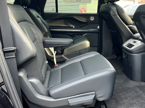 New 2025 Lincoln Navigator L Reserve w/ Jet Appearance Package image 9
