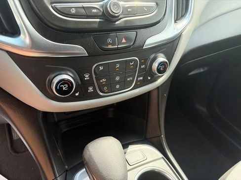 Used 2022 Chevrolet Equinox LT w/ Driver Convenience Package FWD image 23