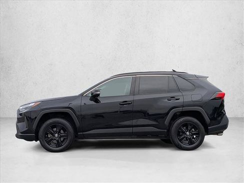 Used 2022 Toyota RAV4 XLE FWD image 9