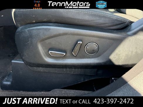 Used 2017 Ford Explorer XLT image 11