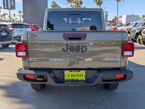New 2026 Jeep Gladiator Sport image 4