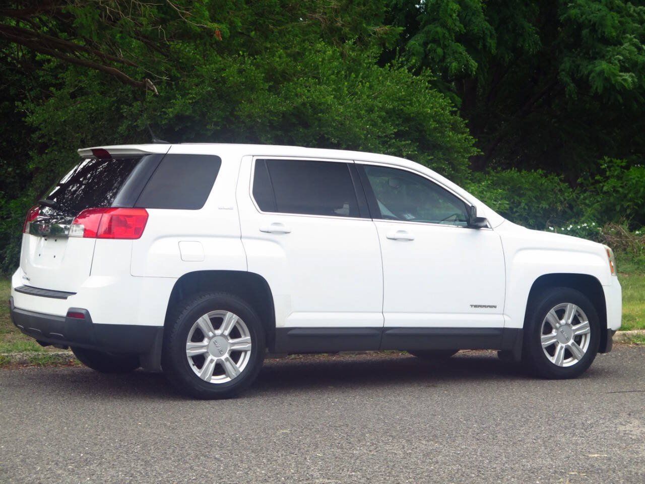 Used 2014 GMC Terrain SLE w/ LPO, Protection Package FWD image 4