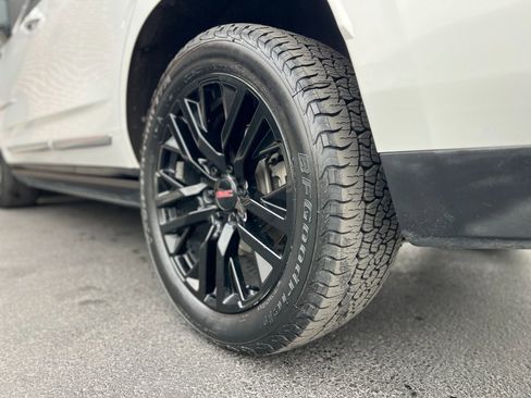 Used 2021 GMC Yukon Denali w/ Denali Ultimate Package image 34