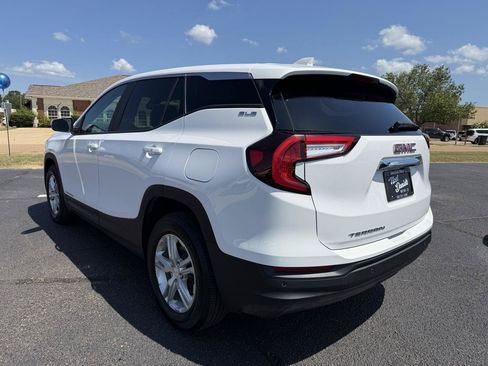 Used 2023 GMC Terrain SLE FWD image 4