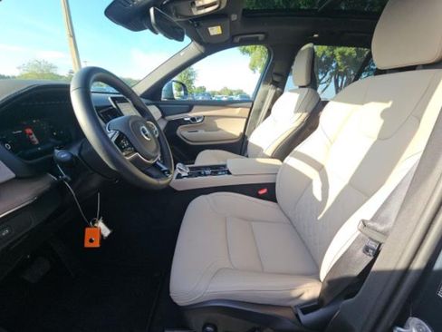 Used 2026 Volvo XC90 B6 Plus AWD/4WD image 2