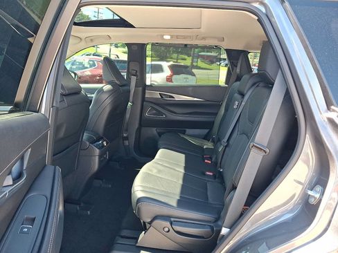 Used 2023 INFINITI QX60 Luxe w/ Vision Package AWD/4WD image 10
