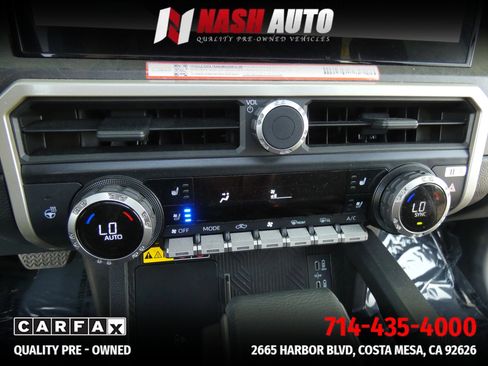 Used 2025 Toyota Tacoma Limited AWD/4WD image 60