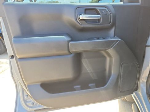 Used 2025 Chevrolet Silverado 1500 Custom Trail Boss AWD/4WD image 19