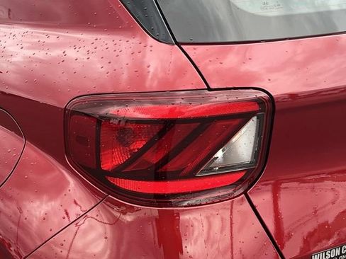 Certified 2025 Hyundai Venue SEL FWD image 10