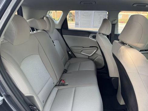 Certified 2023 Kia Soul LX w/ LX Technology Package FWD image 25