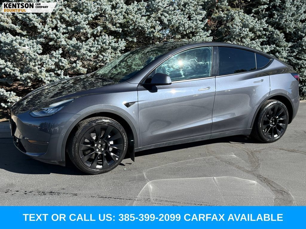 Used 2022 Tesla Model Y Long Range AWD/4WD image 1