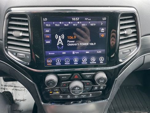 Used 2019 Jeep Grand Cherokee Limited AWD/4WD image 13