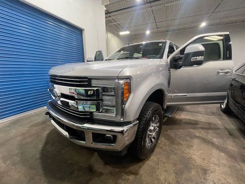 Used 2019 Ford F250 Lariat w/ Lariat Ultimate Package image 2