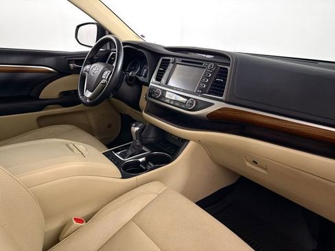 Used 2019 Toyota Highlander Limited image 50
