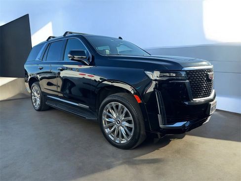 Used 2021 Cadillac Escalade Premium Luxury w/ LPO, Illumination Package image 13