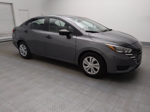 Used 2025 Nissan Versa S FWD image 11