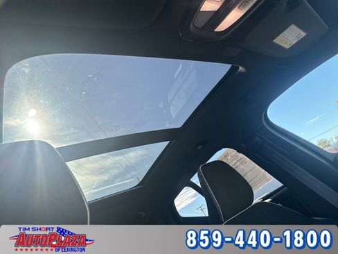 Used 2023 Volvo XC40 Recharge Ultimate image 53