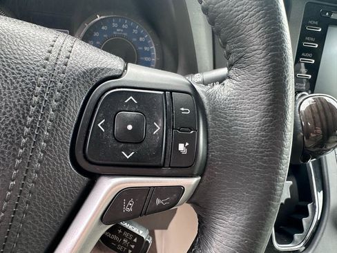 Used 2018 Toyota Sienna XLE FWD image 23