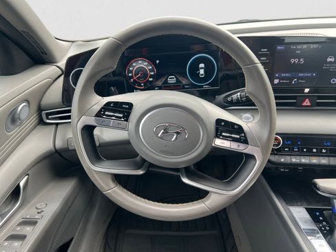 Used 2022 Hyundai Elantra SEL w/ Convenience Package FWD image 13