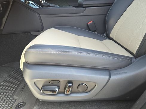 Certified 2025 Lexus GX 550 AWD/4WD image 23