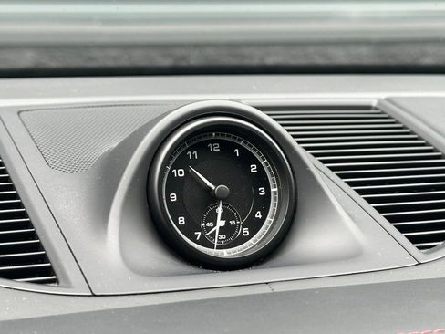 Certified 2023 Porsche Macan S AWD/4WD image 33