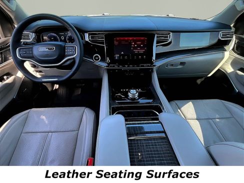 Used 2022 Jeep Wagoneer Series II w/ Premium Group I AWD/4WD image 7