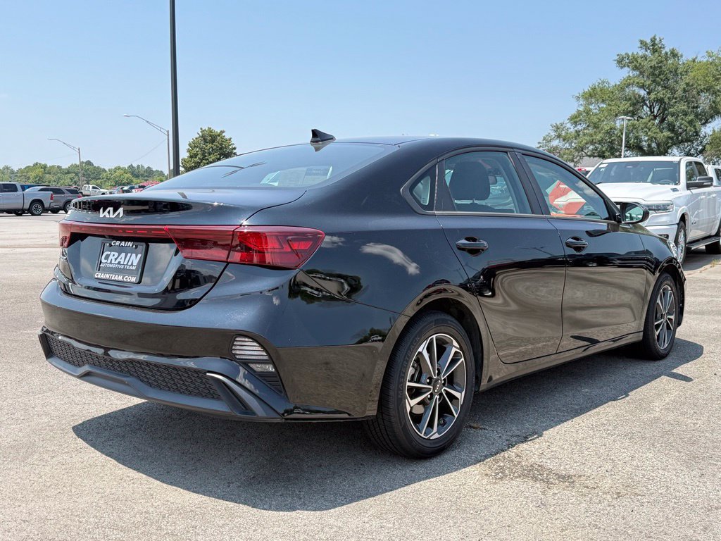 Used 2024 Kia Forte LXS FWD image 7