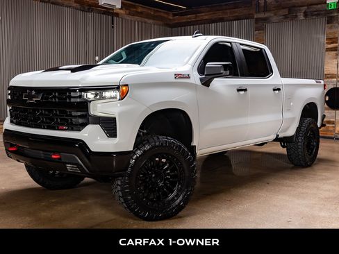 Used 2024 Chevrolet Silverado 1500 LT Trail Boss w/ Convenience Package II AWD/4WD image 5