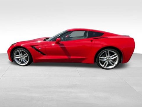 Used 2019 Chevrolet Corvette Stingray Coupe w/ 1LT RWD image 3