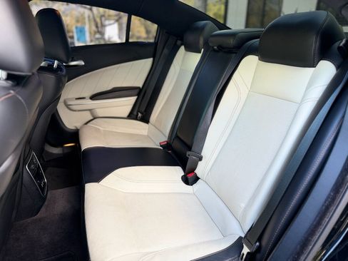 Used 2017 Dodge Charger R/T w/ Plus Group RWD image 19
