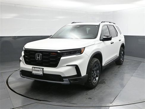 New 2025 Honda Pilot TrailSport image 30