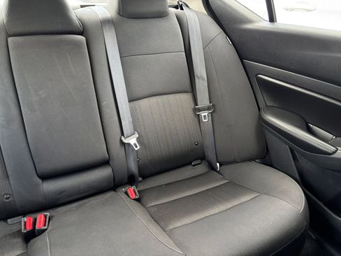Used 2025 Nissan Altima 2.5 SV FWD image 37