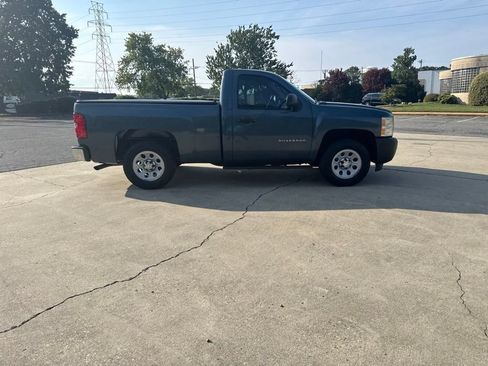 Used 2011 Chevrolet Silverado 1500 W/T RWD image 8