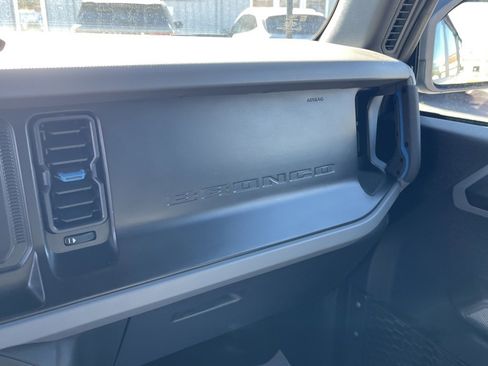 Used 2023 Ford Bronco Black Diamond image 27