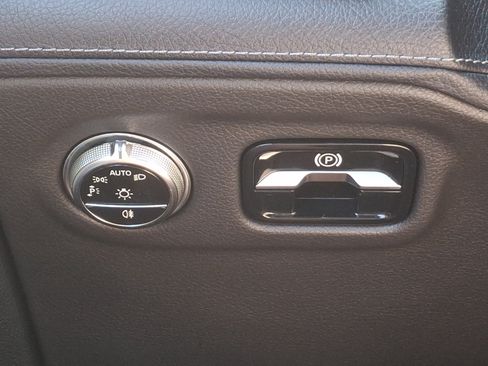 Used 2023 Mercedes-Benz EQS 450+ SUV image 23