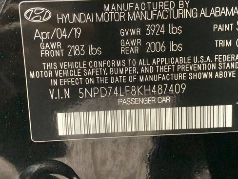 Used 2019 Hyundai Elantra SE w/ Winter Weather Package FWD image 12