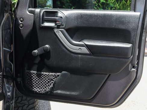 Used 2018 Jeep Wrangler Sport AWD/4WD image 36