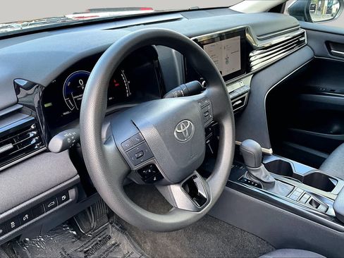 Used 2026 Toyota Camry LE FWD image 17